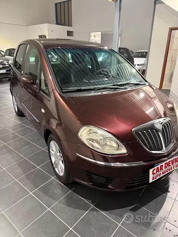 Usata Lancia Musa 78 CV (57 kW) 2009 Viola Monovolume