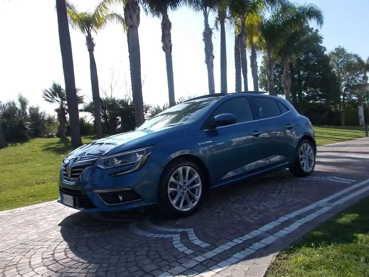 Usata Renault Mégane 110 CV (80 kW) 2018 Blu/azzurro Berlina
