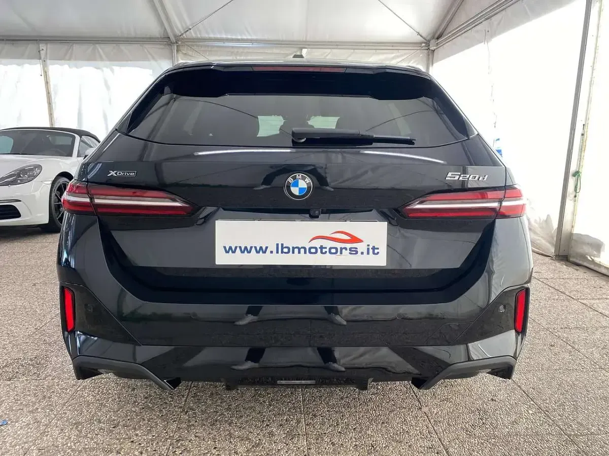 Usata BMW 520 M Sport 197 CV (144 kW) 2025 Nero Station wagon