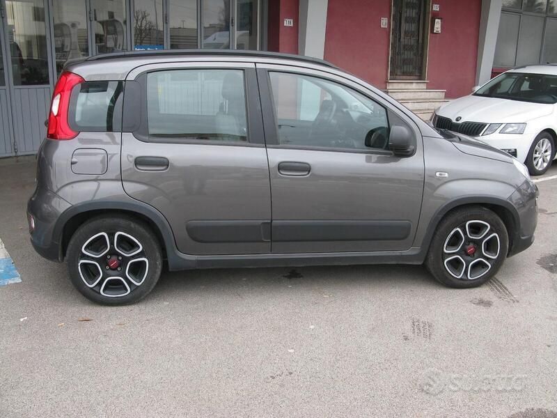 Usata Fiat Panda City Life 71 CV (52 kW) 2022 Grigio Utilitaria