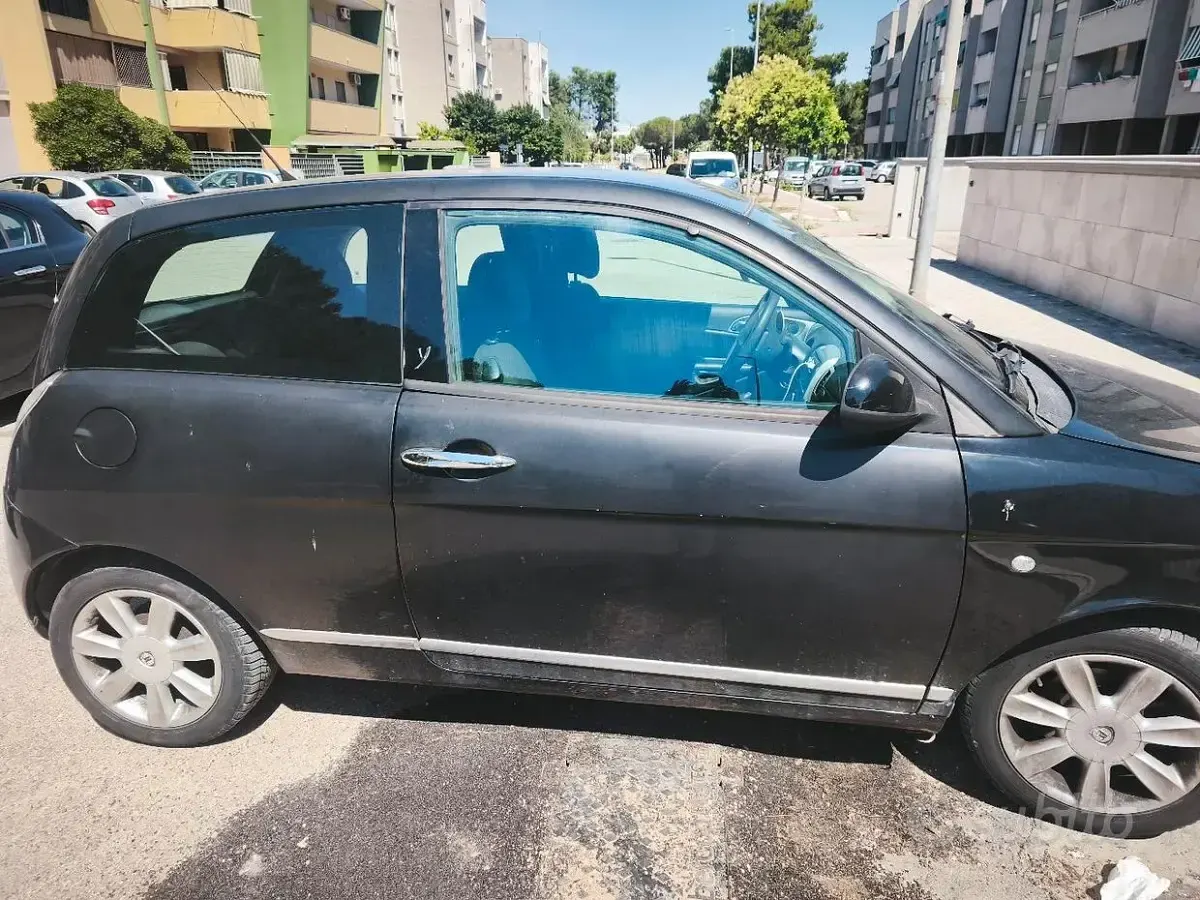 Usata Lancia Ypsilon 69 CV (50 kW) 2011 Utilitaria