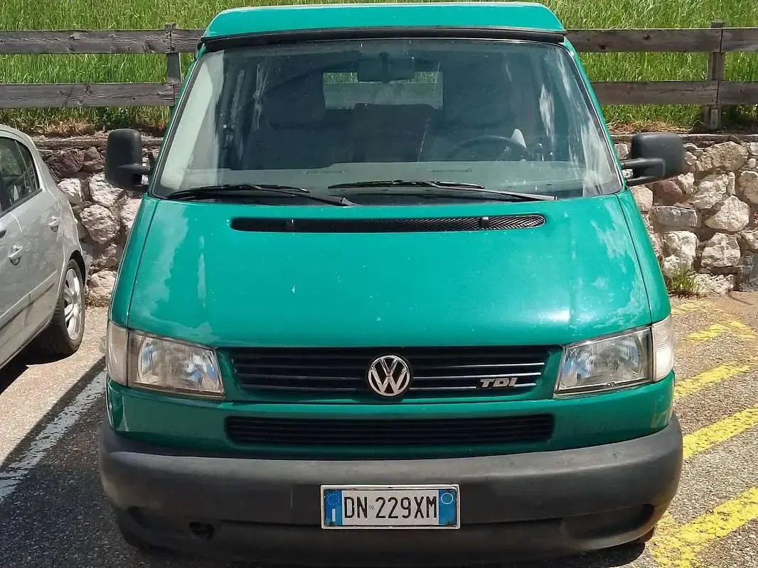 Usata VW T4 California 102 CV (75 kW) 1996 Verde Furgone