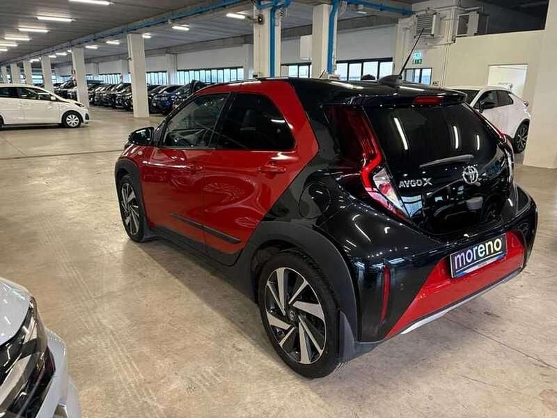 Usata Toyota Aygo X Lounge 72 CV (52 kW) 2022 Rosso SUV