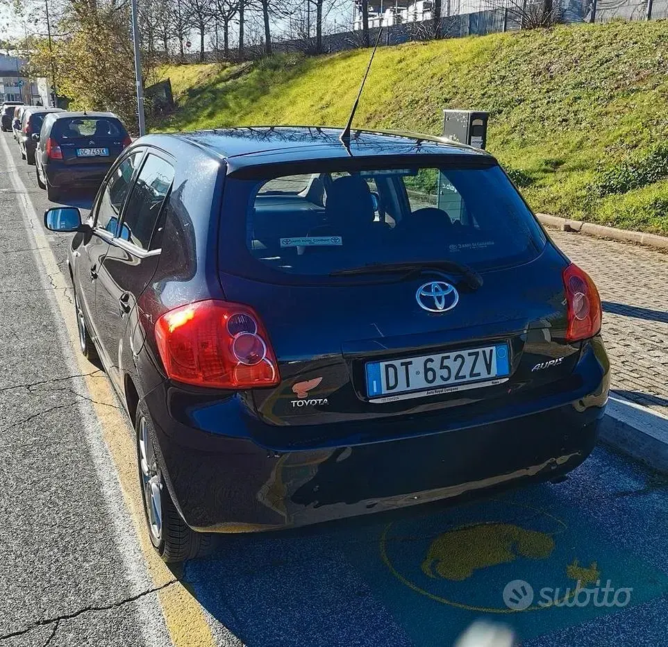 Usata Toyota Auris Active 126 CV (92 kW) 2008 Nero Berlina