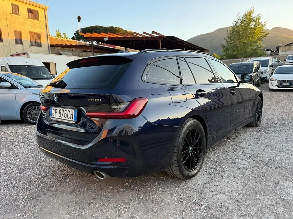 Usata BMW 318 Comfort Edition 156 CV (114 kW) 2023 Blu Station wagon