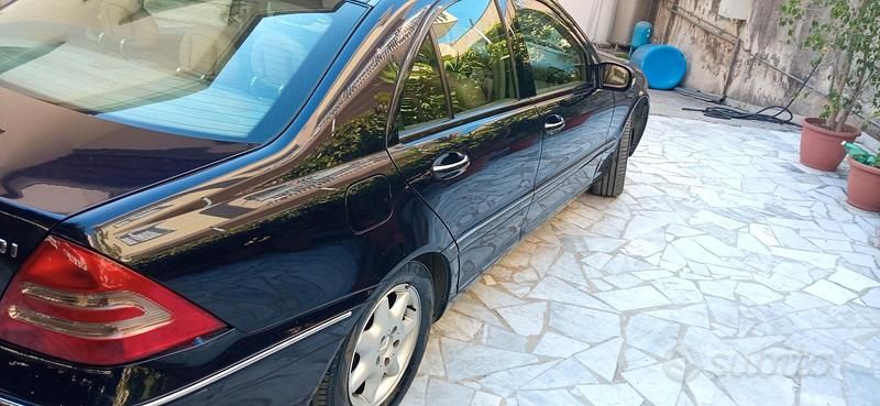 Usata Mercedes C220 2001 Blu Berlina