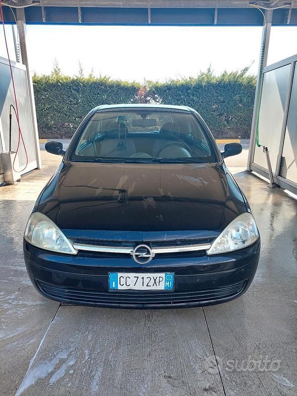 Usata 2002 Opel Corsa Due volumi | 990 € (Buon prezzo) - Immagine 1/4