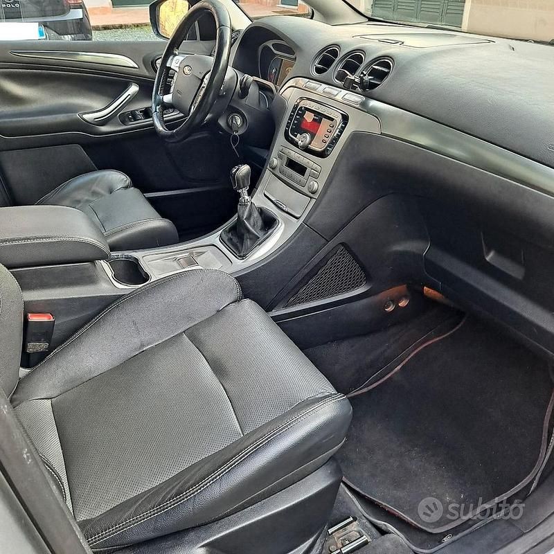 Usata Ford S-MAX S 140 CV (102 kW) 2009 Grigio Monovolume