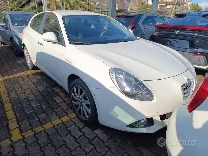 Usata Alfa Romeo Giulietta 120 CV (88 kW) 2015 Bianco Utilitaria