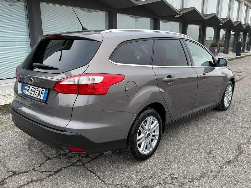 Usata Ford Focus Titanium 95 CV (69 kW) 2013 Grigio Station wagon