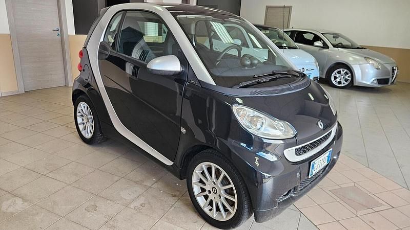 Begagnad Smart ForTwo Coupé Passion 54 HK (39 kW) 2011 Svart Sportkupé