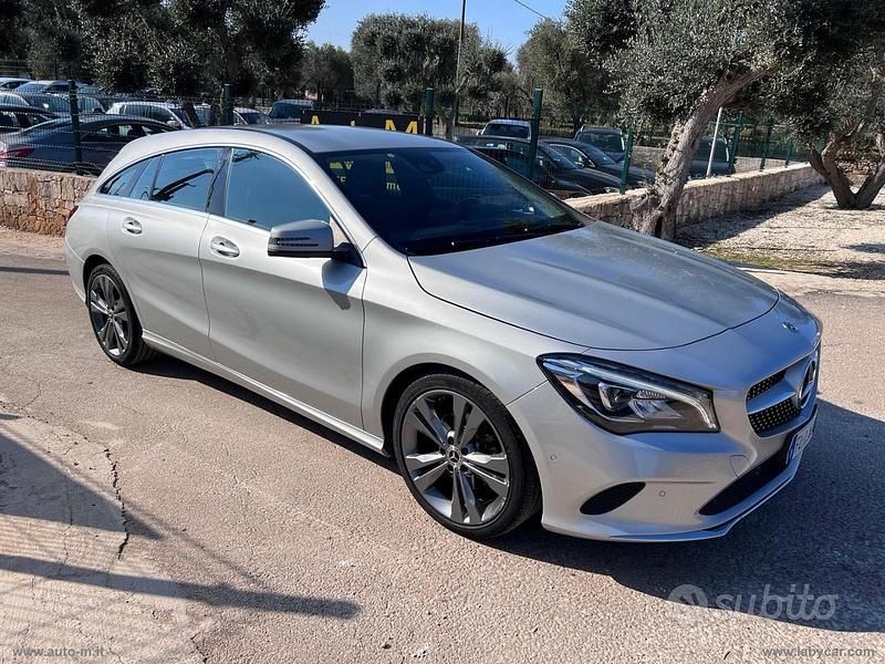 Usata Mercedes CLA180 109 CV (80 kW) 2017 Argento Berlina