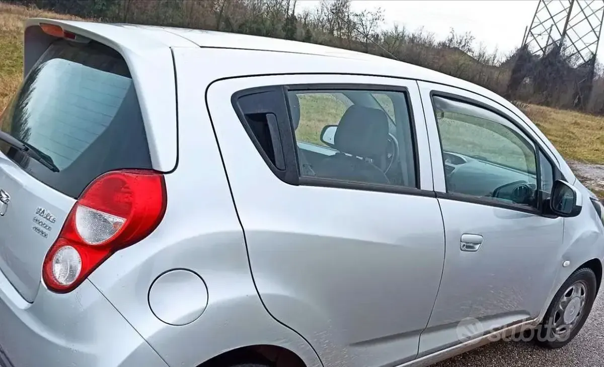 Usata Chevrolet Spark 68 CV (50 kW) 2012 Grigio Utilitaria