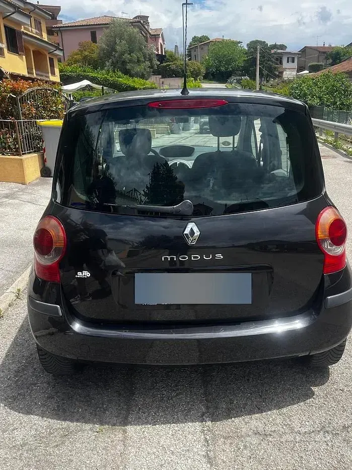 Usata Renault Modus 68 CV (50 kW) 2005 Nero Monovolume