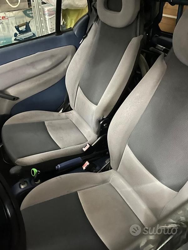 Nero Usata 1999 Smart ForTwo Coupé Coupé | 1300 € (Buon prezzo) - Immagine 1/4