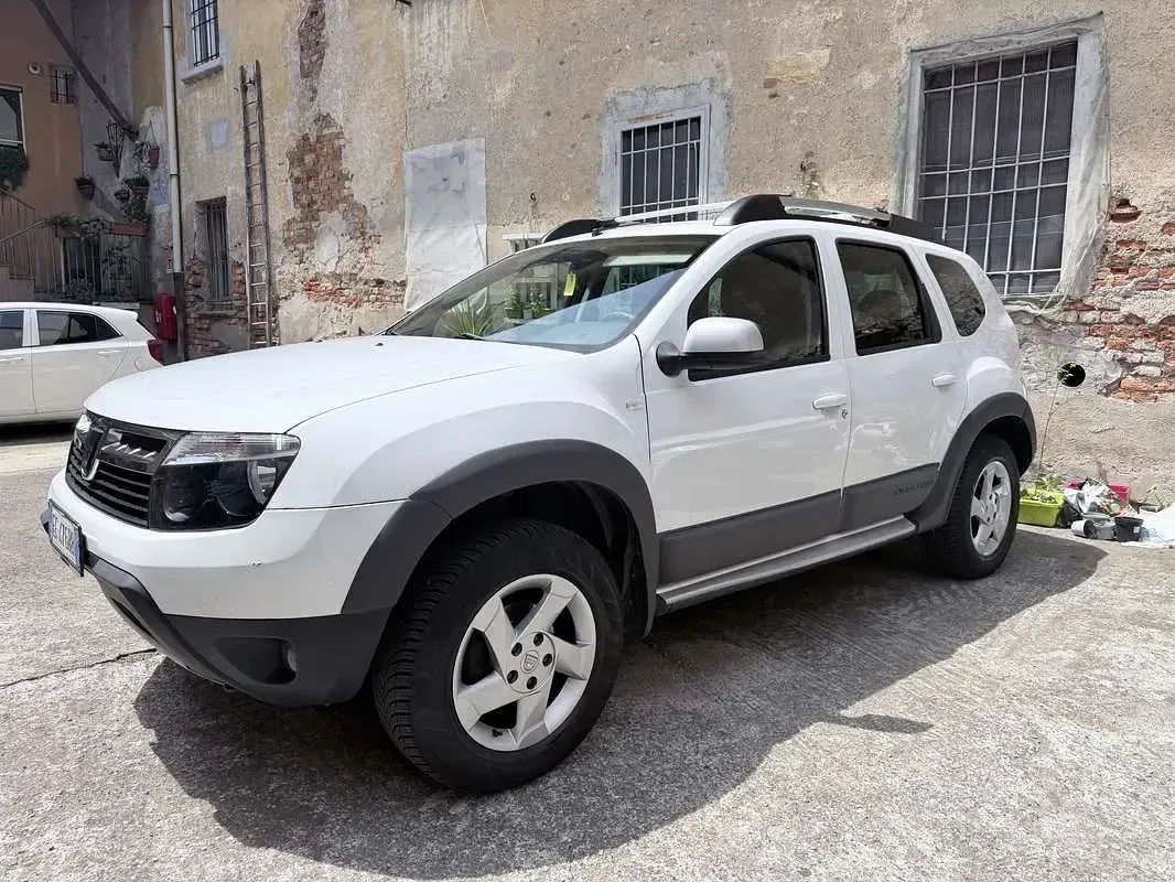 Usata Dacia Duster Lauréate 110 CV (80 kW) 2010 Bianco SUV