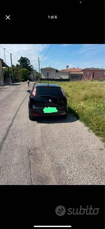 Usata Fiat Grande Punto 75 CV (55 kW) 2011 Nero Utilitaria