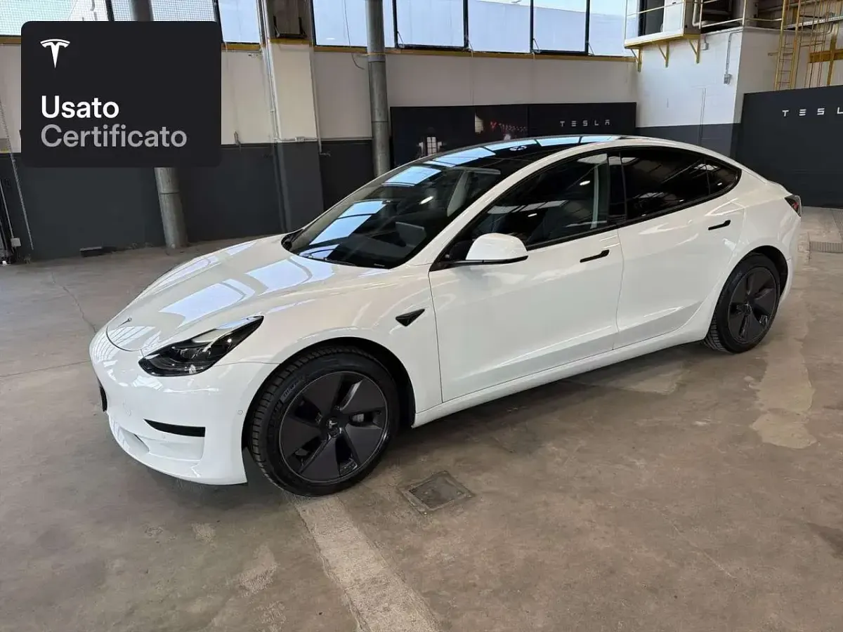 Usata Tesla Model 3 RWD 219 kW (299 CV) 2021 Pearl white multicoat Berlina