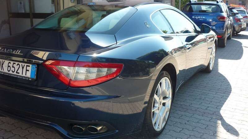Begagnad Maserati Granturismo 405 HK (297 kW) 2007 Blå Sportkupé