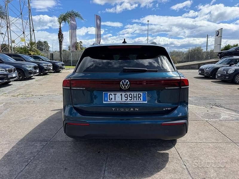 Gebraucht VW Tiguan Elegance 150 PS (110 kW) 2024 Blau SUV