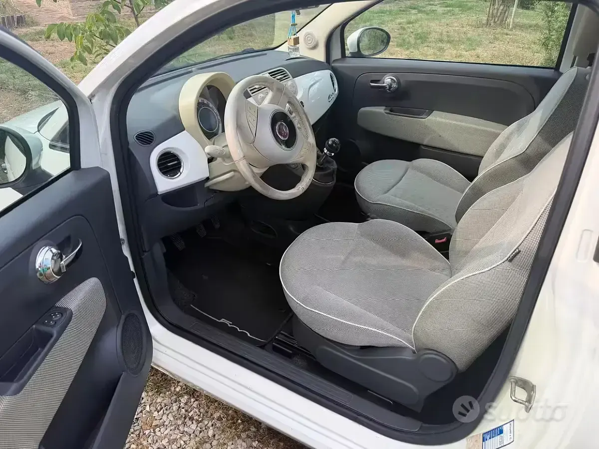 Usata Fiat 500 Lounge 69 CV (50 kW) 2011 Bianco Utilitaria