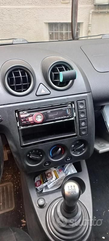 Gebraucht Ford Fiesta 75 PS (55 kW) 2003 Grau Kleinwagen