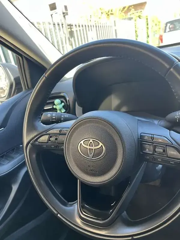 Usata Toyota Yaris Hybrid 87 CV (63 kW) 2025 Utilitaria