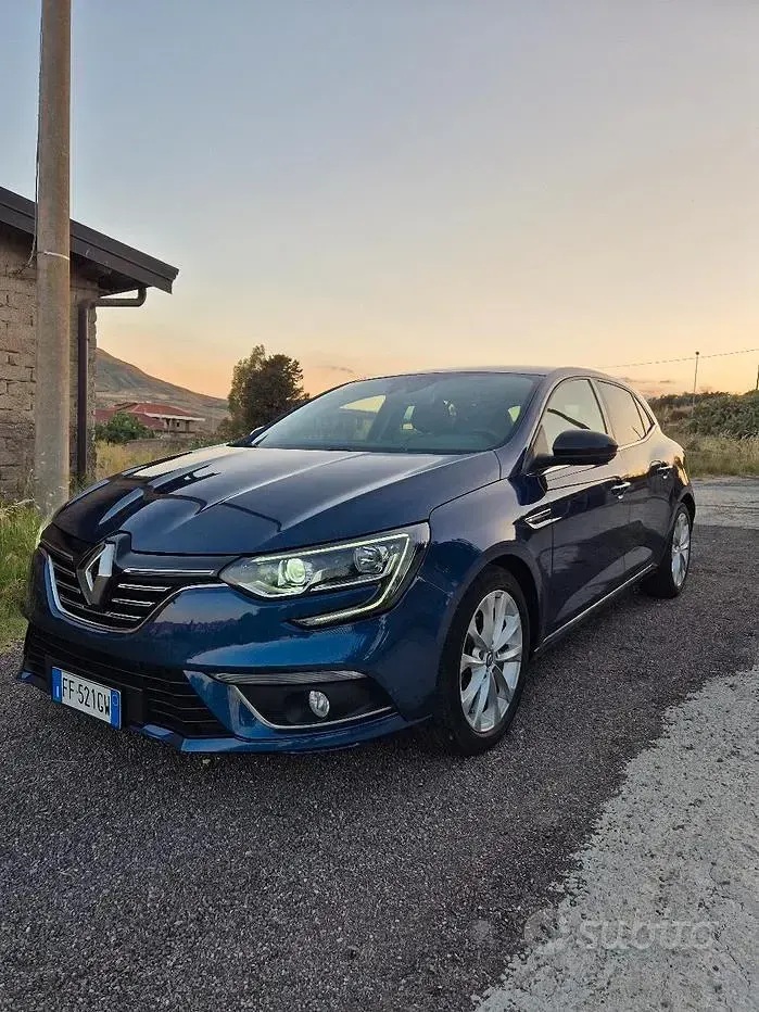 Usata Renault Mégane IV Bose Edition 110 CV (80 kW) 2017 Blu Berlina