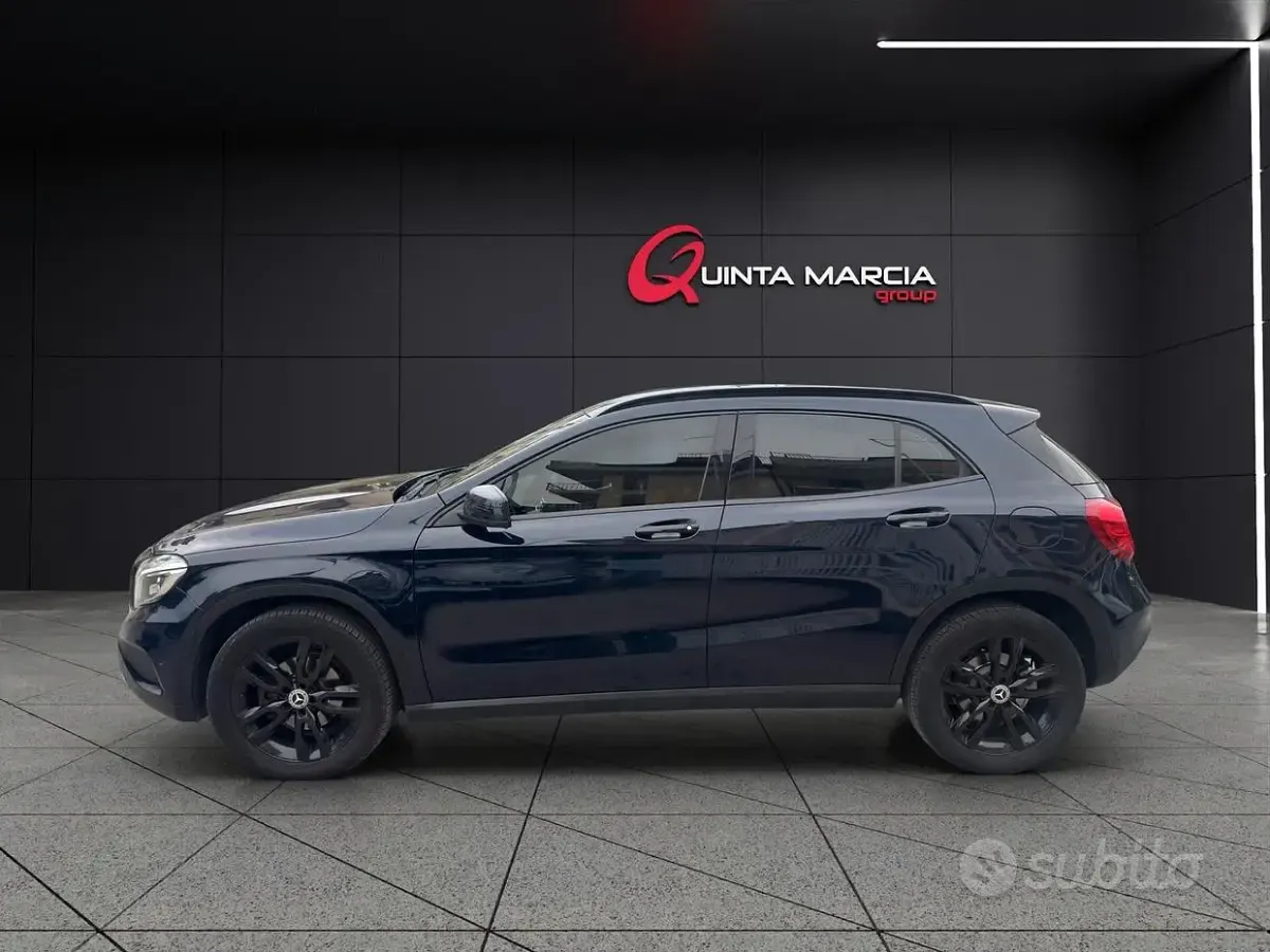 Usata Mercedes GLA200 136 CV (100 kW) 2016 Blu SUV