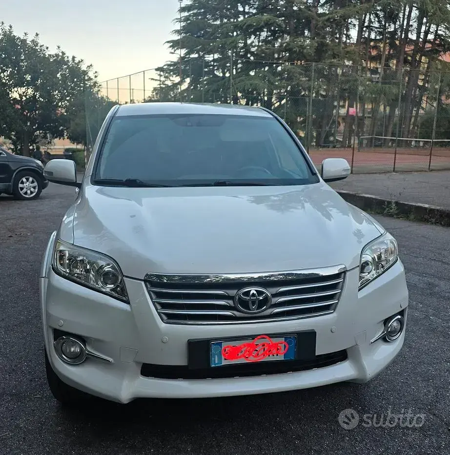 Usado Toyota RAV4 150 CV (110 kW) 2011 Blanco SUV