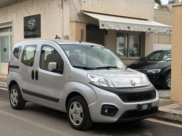 Usata Fiat Qubo Easy 95 CV (69 kW) 2019 Argento Monovolume