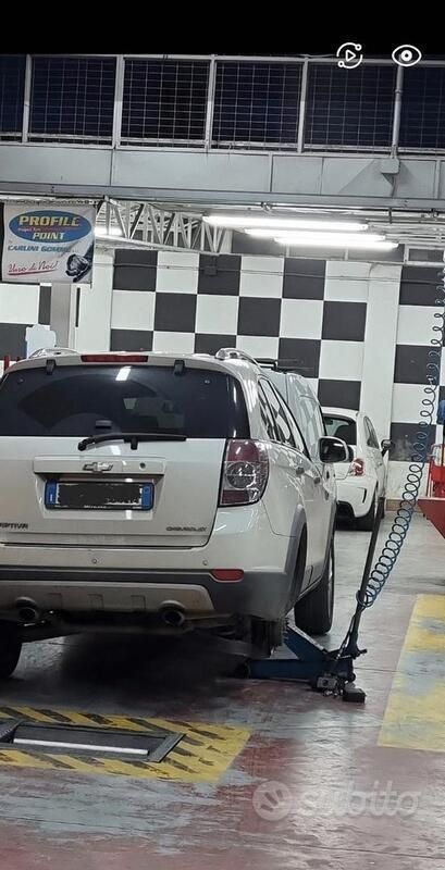 Bianco Usata 2012 Chevrolet Captiva SUV | 2500 € - Immagine 1/2