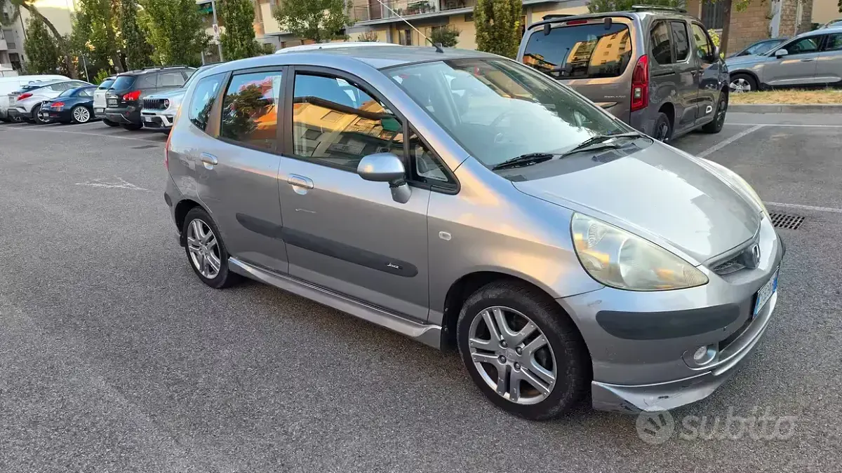 Usata Honda Jazz 83 CV (61 kW) 2004 Utilitaria