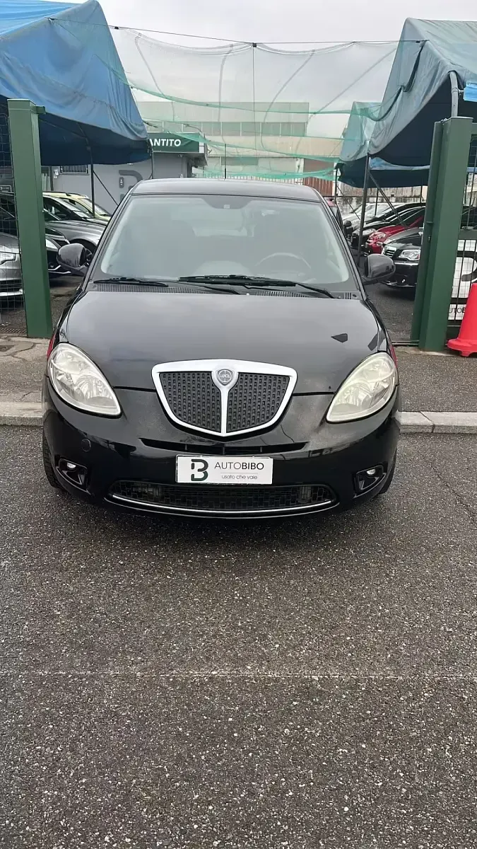 Usata Lancia Ypsilon 77 CV (56 kW) 2009 Nero Utilitaria