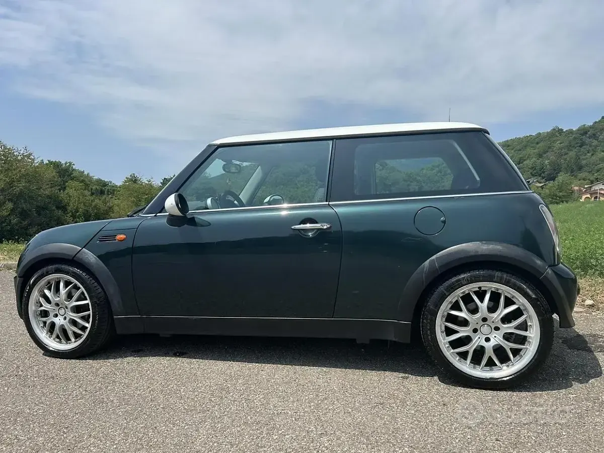 Usata Mini Cooper 116 CV (85 kW) 2003 Verde Utilitaria