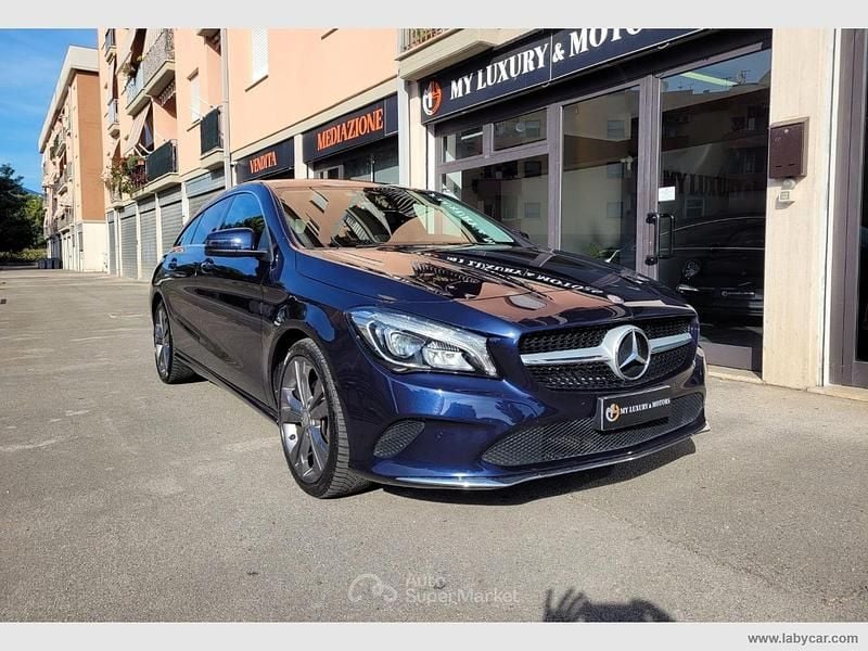 Usata Mercedes CLA220 184 CV (135 kW) 2017 Blu/azzurro Berlina