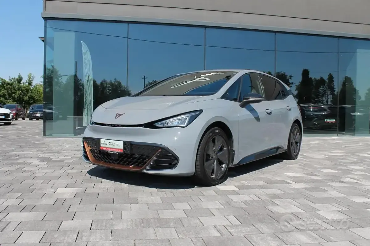 Usata Cupra Born e-Boost 69 kW (95 CV) 2023 Grigio Utilitaria