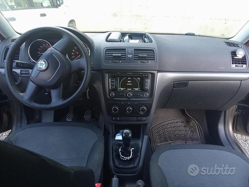 Käytetty Skoda Yeti GreenLine 105 HP (77 kW) 2014 Vihreä Katumaasturi