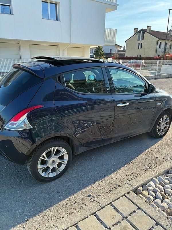 Usata Lancia Ypsilon S 95 CV (69 kW) 2016 Utilitaria
