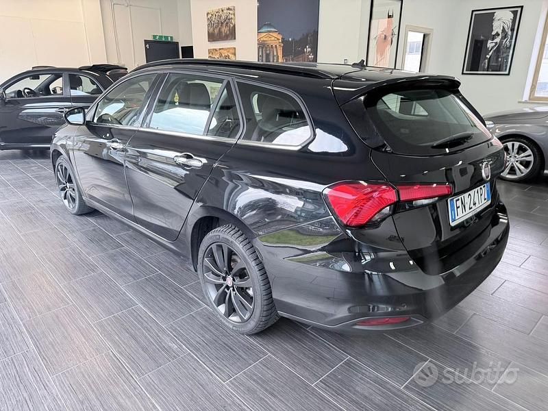 Usata Fiat Tipo Lounge 120 CV (88 kW) 2018 Nero Station wagon