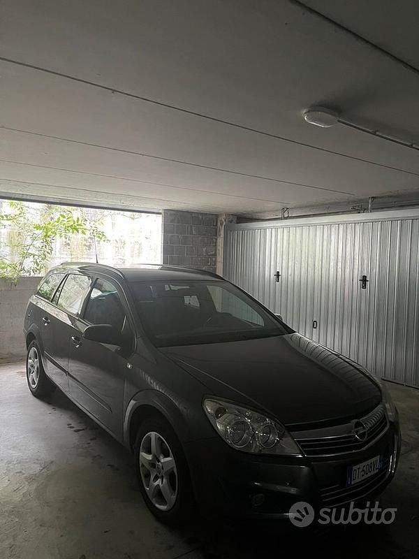 Usata Opel Astra Elegance 101 CV (74 kW) 2007 Grigio Station wagon
