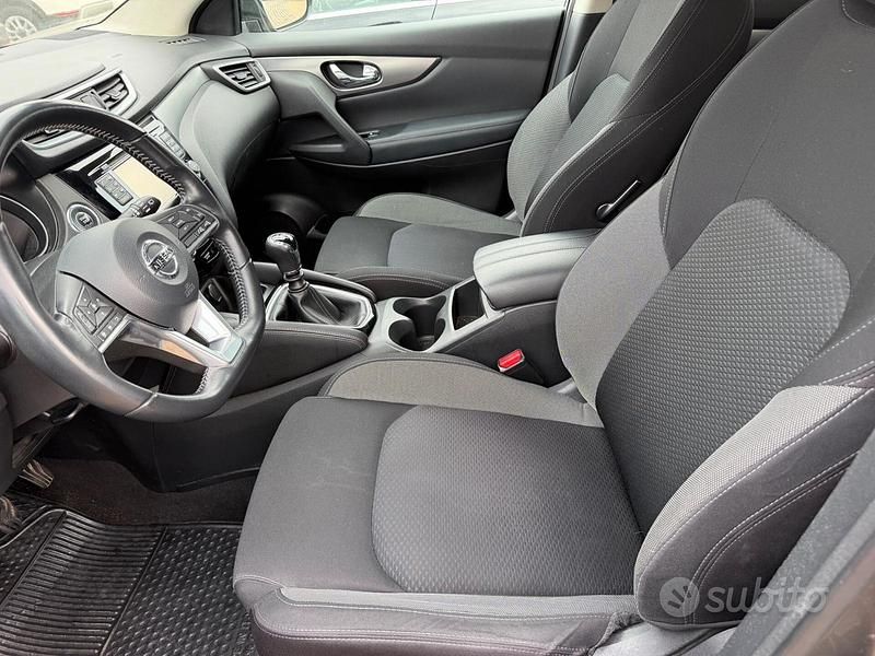 Usata Nissan Qashqai Tekna 116 CV (85 kW) 2019 Grigio SUV