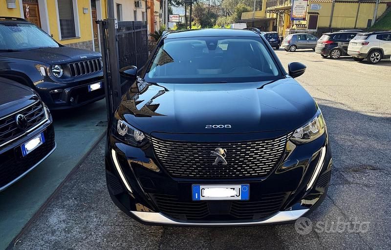 Usata Peugeot 2008 Allure 130 CV (95 kW) 2021 Nero SUV
