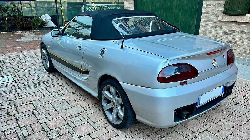 Usata MG TF 116 CV (85 kW) 2003 Grigio Cabrio