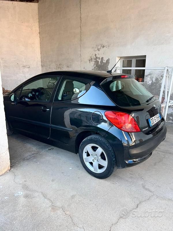Usata Peugeot 207 88 CV (64 kW) 2006 Nero Berlina