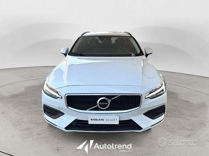 Usata Volvo V60 Business Edition 197 CV (144 kW) 2022 Bianco Station wagon