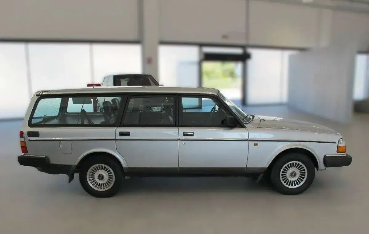 Usata Volvo 240 116 CV (85 kW) 1990 Grigio Station wagon
