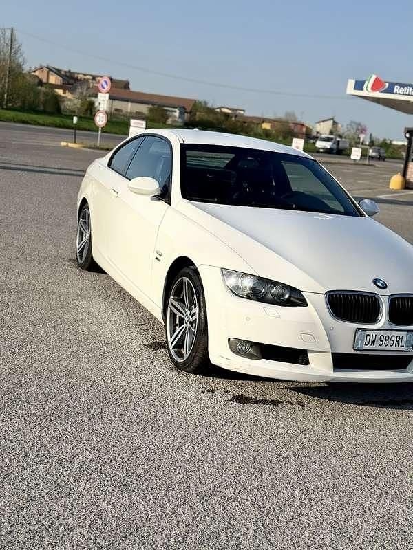 Usata BMW 320 177 CV (130 kW) 2009 Coupé