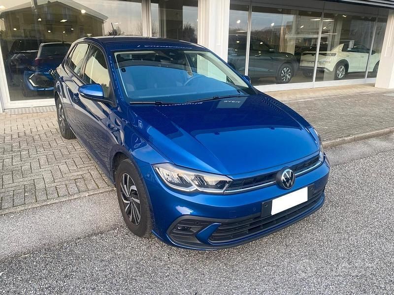 Usata VW Polo Life 95 CV (69 kW) 2025 Blu Utilitaria