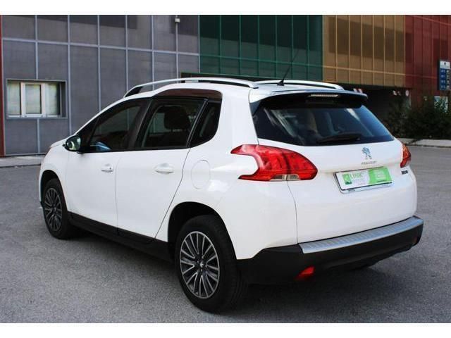 Usata Peugeot 2008 Active 82 CV (60 kW) 2015 Bianco metallizzato SUV